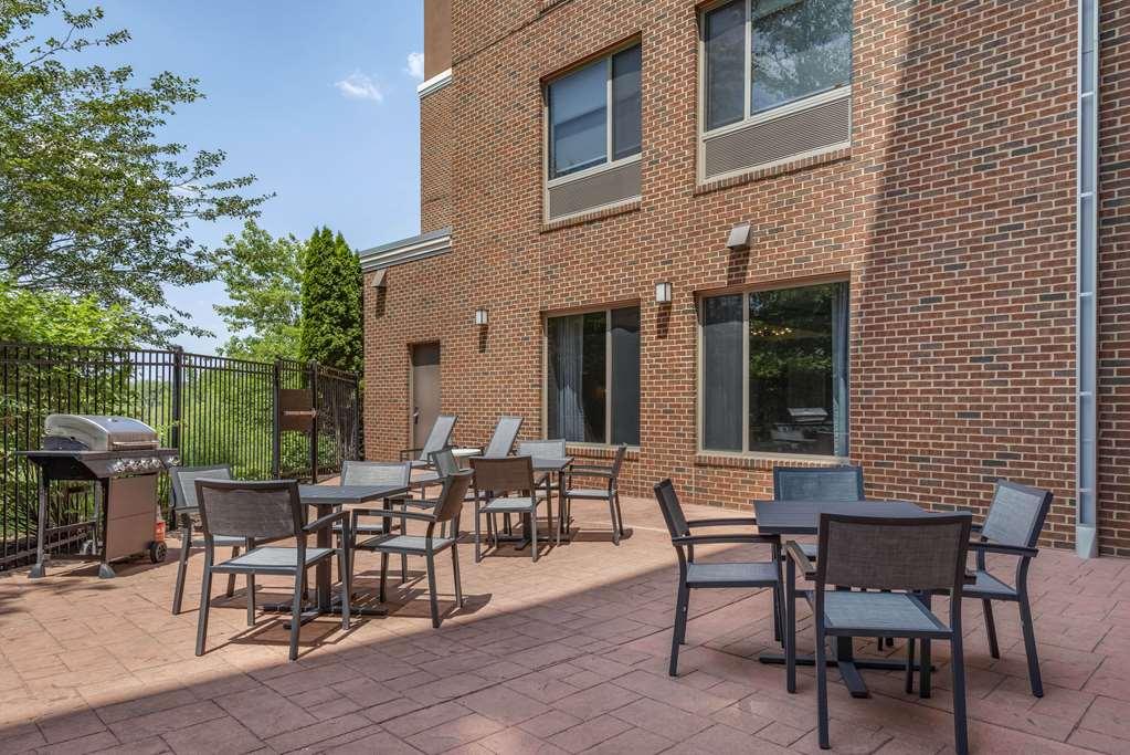 Hotel Cambria East Madison