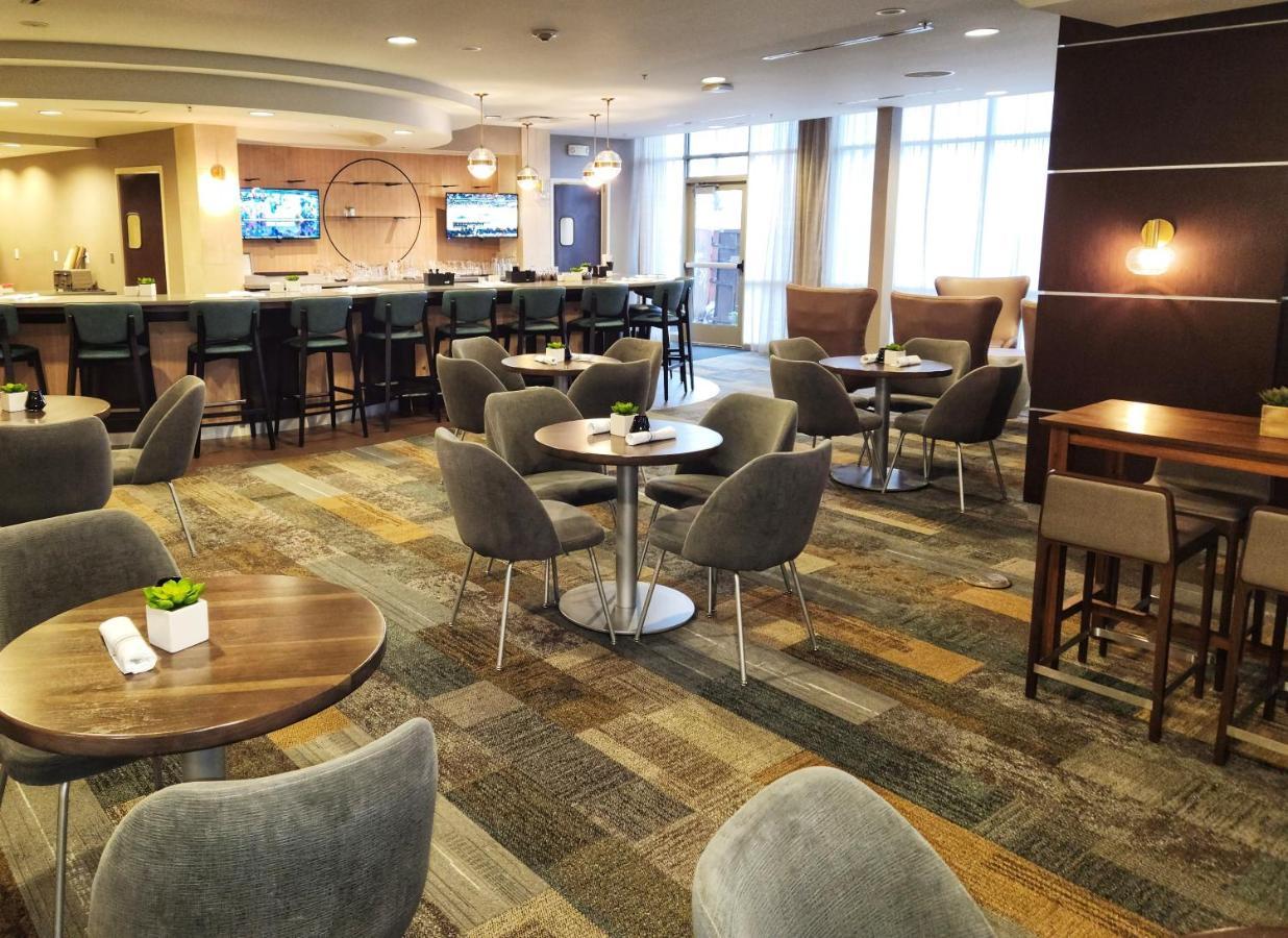 Hotel Cambria East Madison