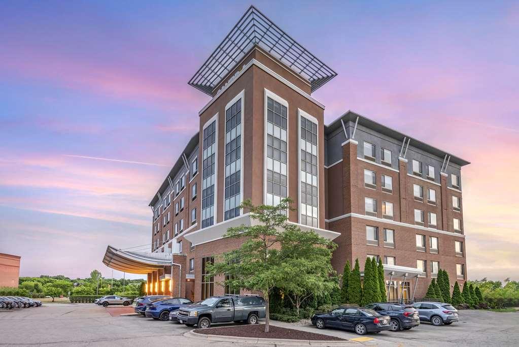 Hotel Cambria East