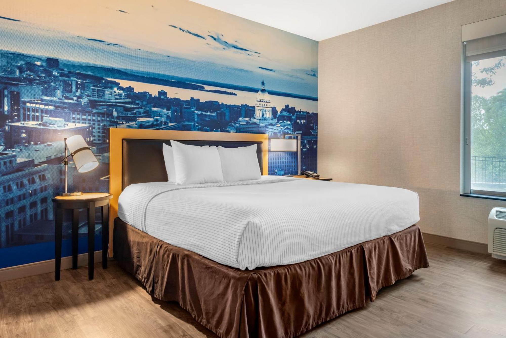 Hotel Cambria East Madison