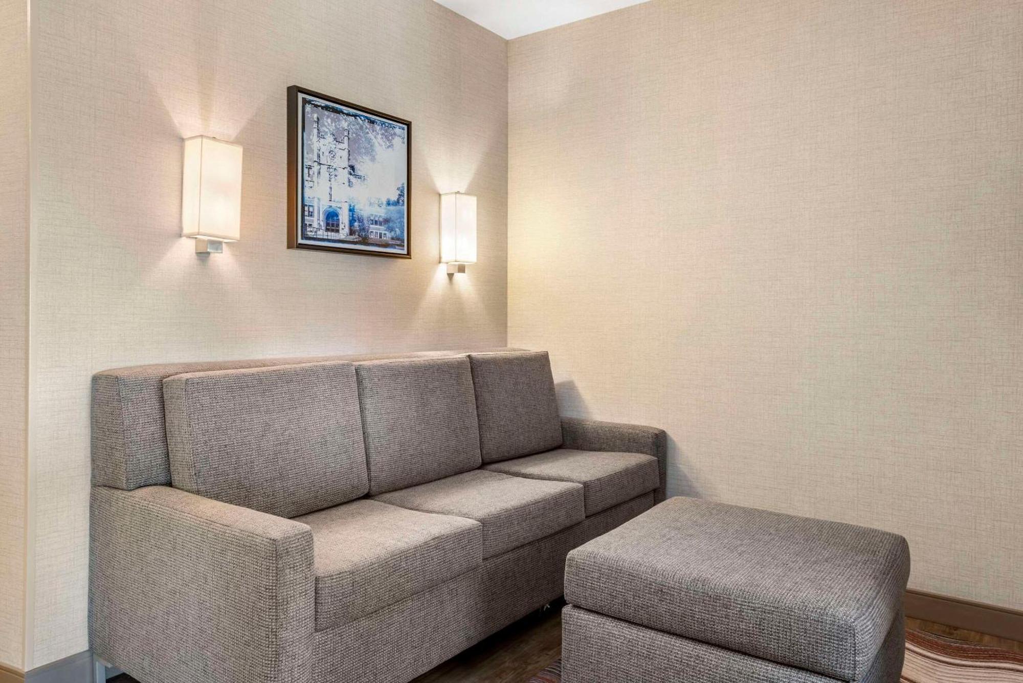 Cambria East 3*