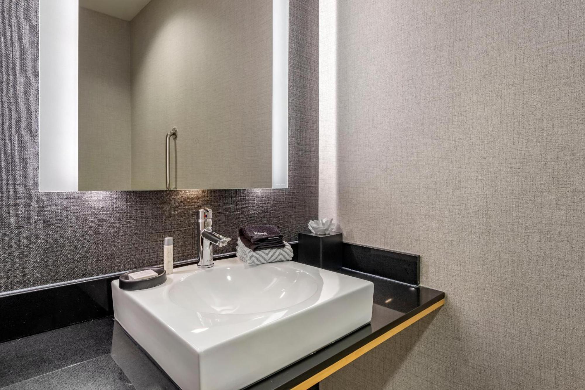 Cambria East 3*