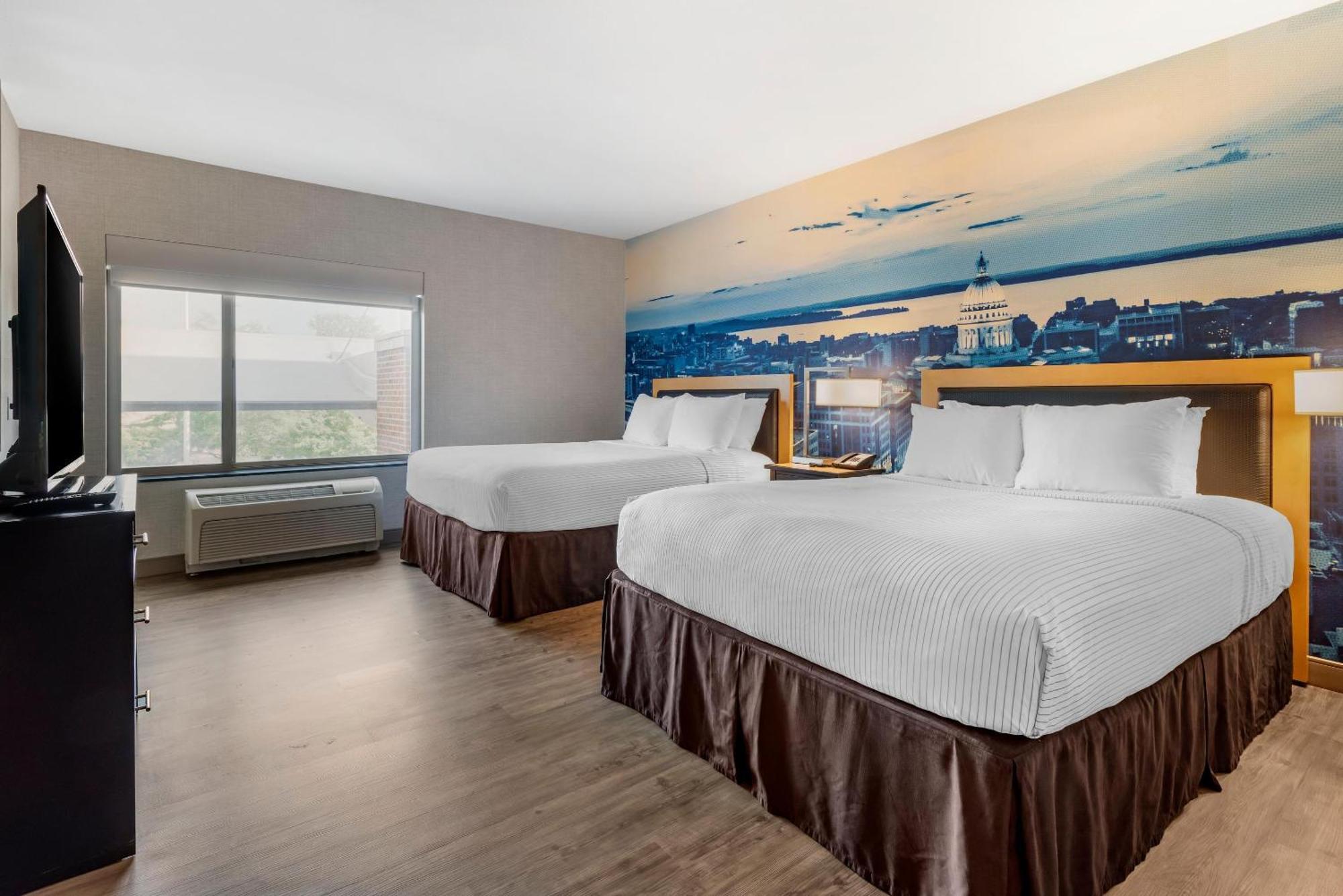 Hotel Cambria East