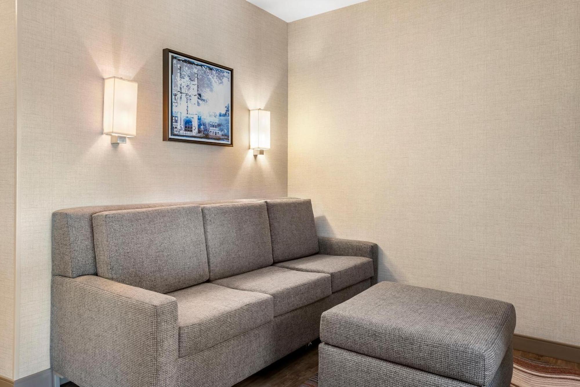 Hotel Cambria East